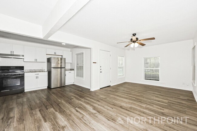 Building Photo - 3 BR/1BA | Updated Single Family Home | 1-Car Garage Parking | Great backyard