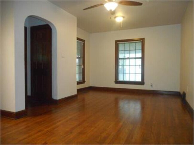 Primary Photo - 208 28th St Dr SE