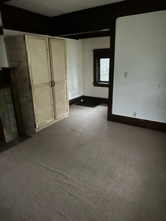 Building Photo - 605 E Buchtel Ave