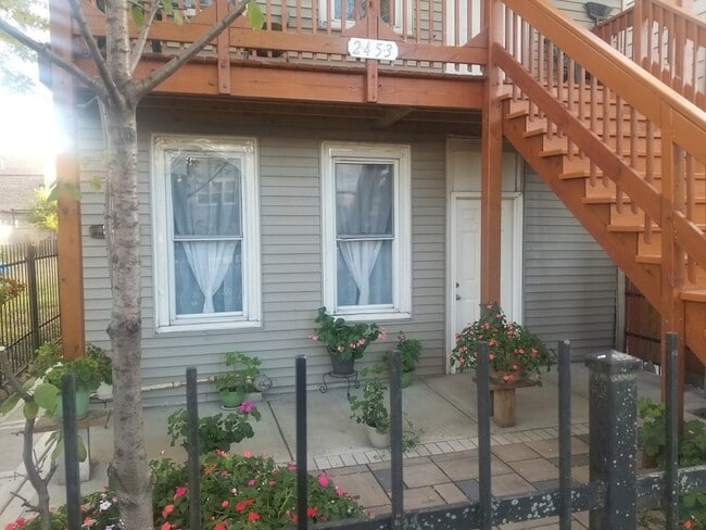 Building Photo - 2453 W 46th Pl