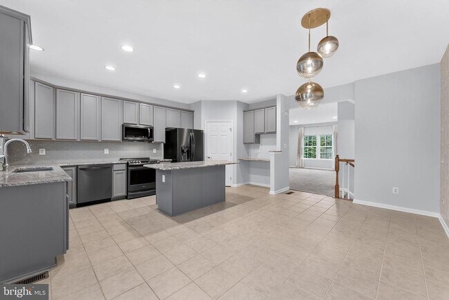 Building Photo - 7015 Trek Way