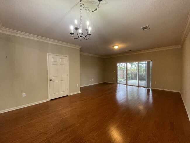 Building Photo - Luxurious 3-Bedroom Condo in Panama City, FL with Spacious Layout and Modern Amenities!