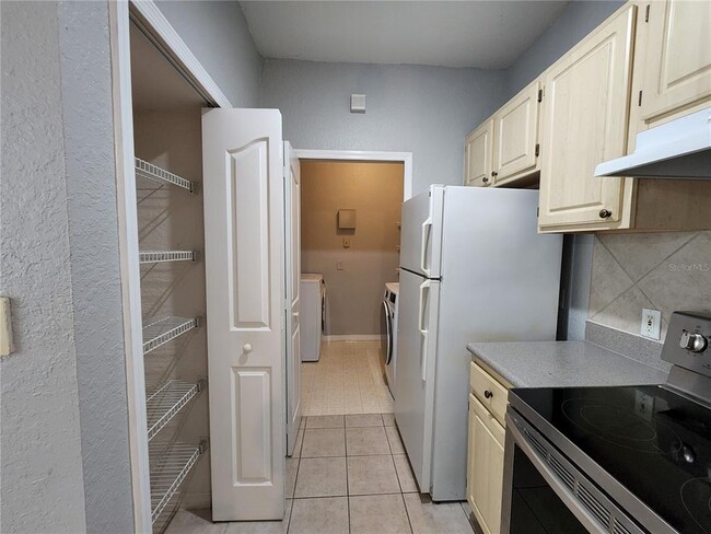 Building Photo - 1325 Lake Shadow Cir