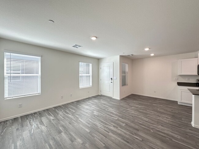 Building Photo - Decatur & Serene