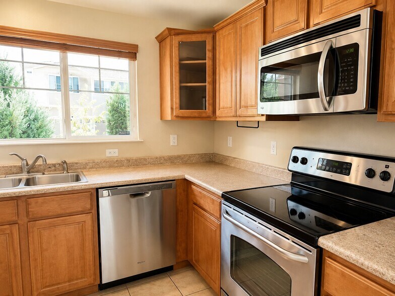 Building Photo - 6934 Harrier Dr