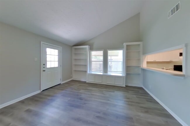 Building Photo - 13307 Venice Cir