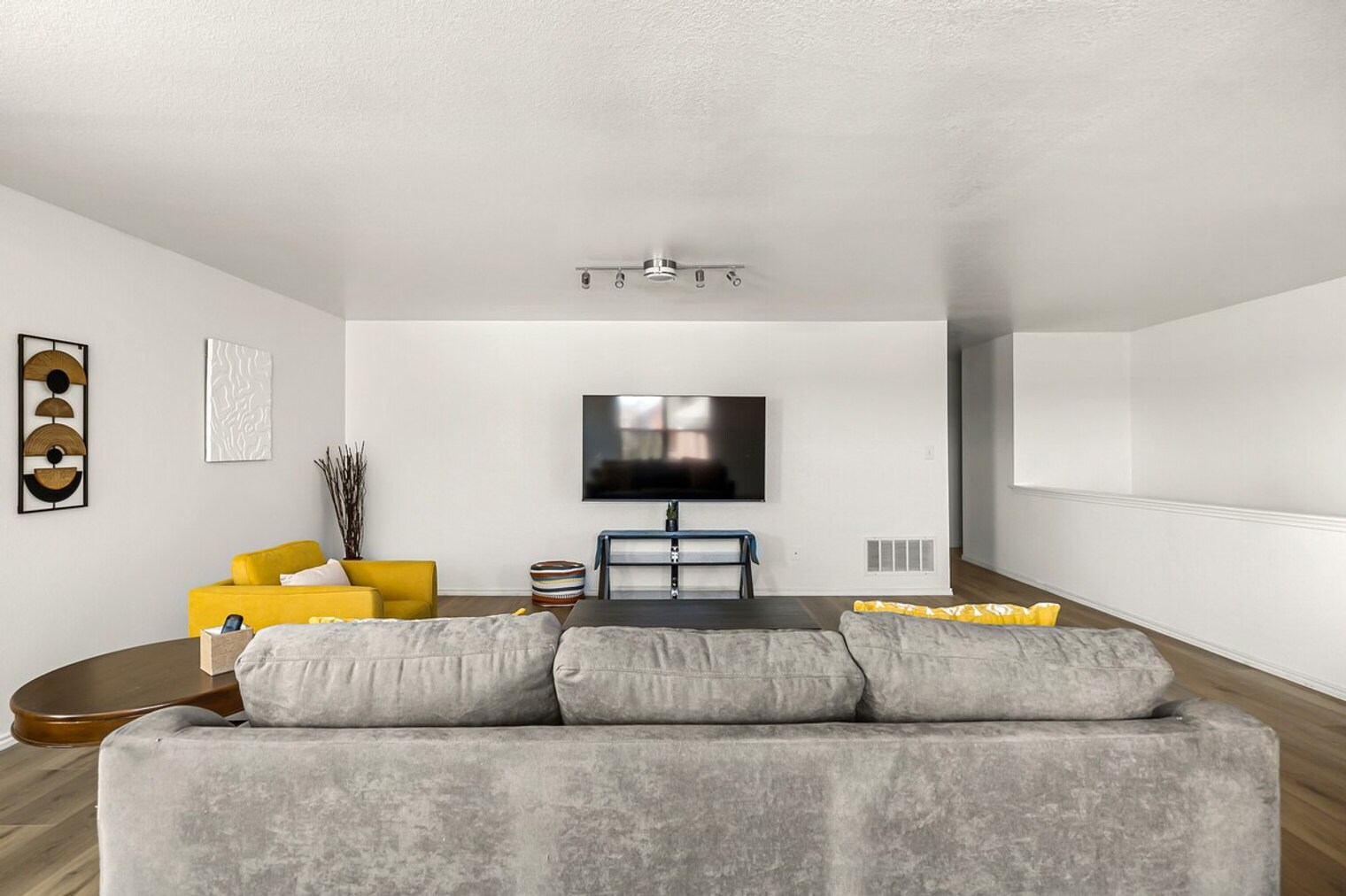 Building Photo - 311 Evening Grosbeak Dr