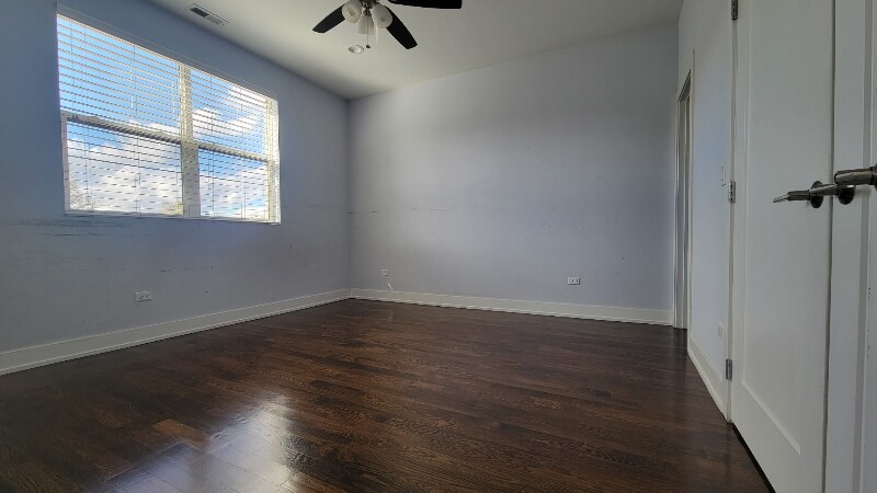 Building Photo - 504 S Oakley Blvd