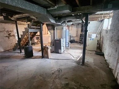 Building Photo - 718 Clarendon St