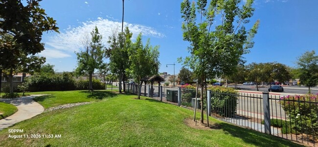 Building Photo - 13927 Midland Rd