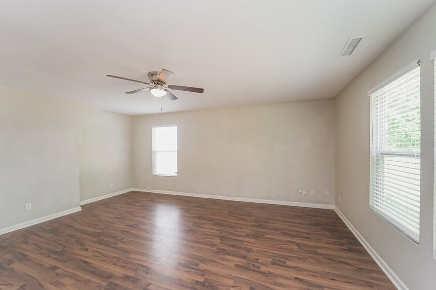 Building Photo - 7606 Eben Dr