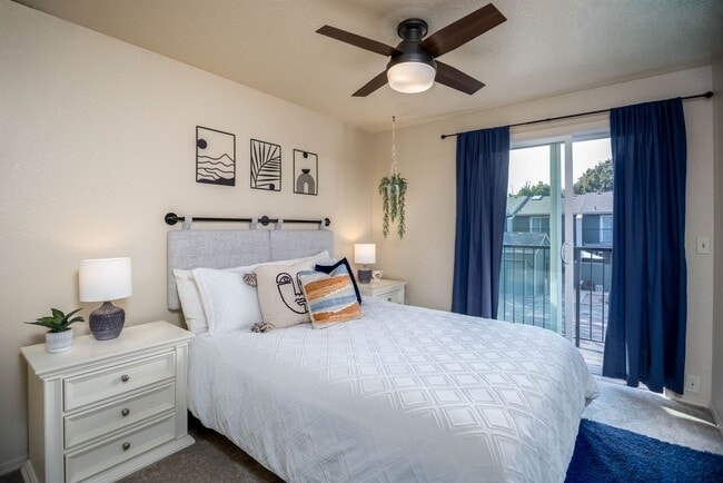 Building Photo - Sleek, Modern SE Boise Townhouse