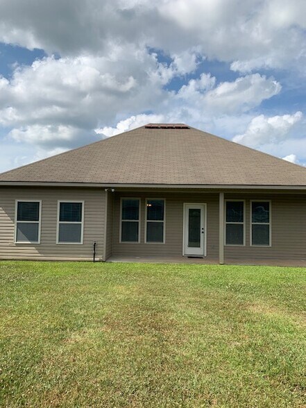 Building Photo - 20318 Palm Blvd