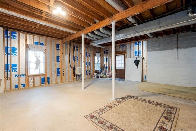 Building Photo - 1049 Seven Springs Cir NE
