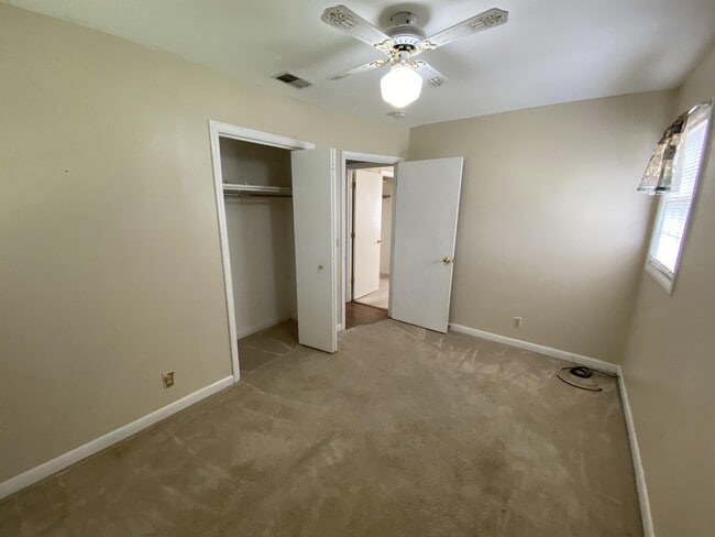 Building Photo - 5115 Buckingham Ct