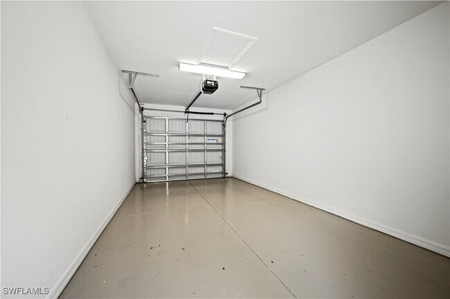 Building Photo - 43011 Greenway Blvd