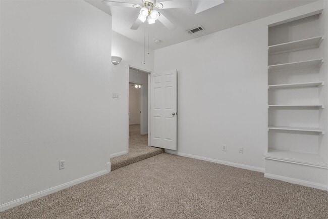 Building Photo - 2913 Whisper Oaks Ln