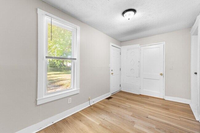 Building Photo - 3424 Hale Ave