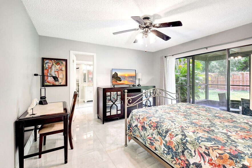 Building Photo - 9311 Longmeadow Cir