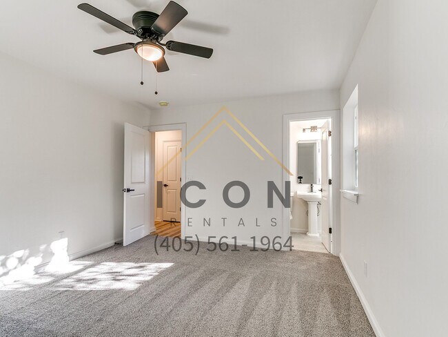 Building Photo - 11747 Silver Maple Dr