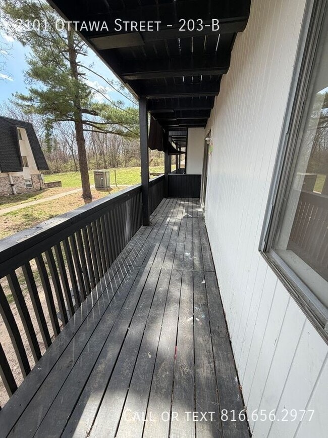 Building Photo - 2101 Ottawa St