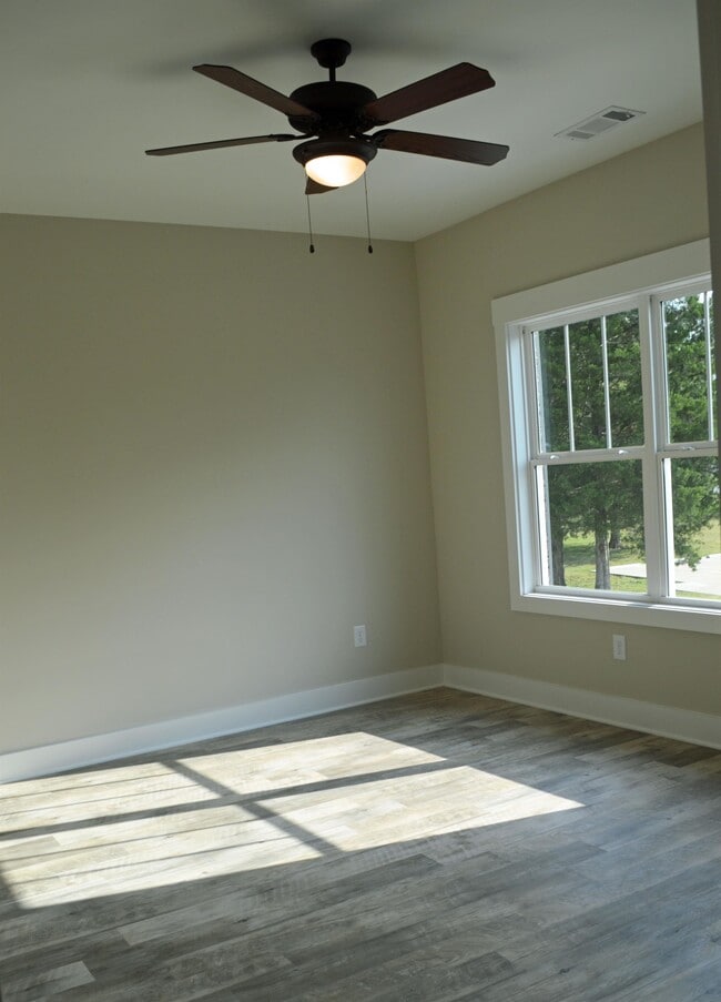 Building Photo - 803 Coles Ferry Pike