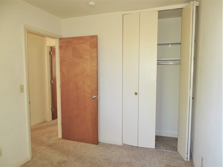 Building Photo - 112 Garden Ave