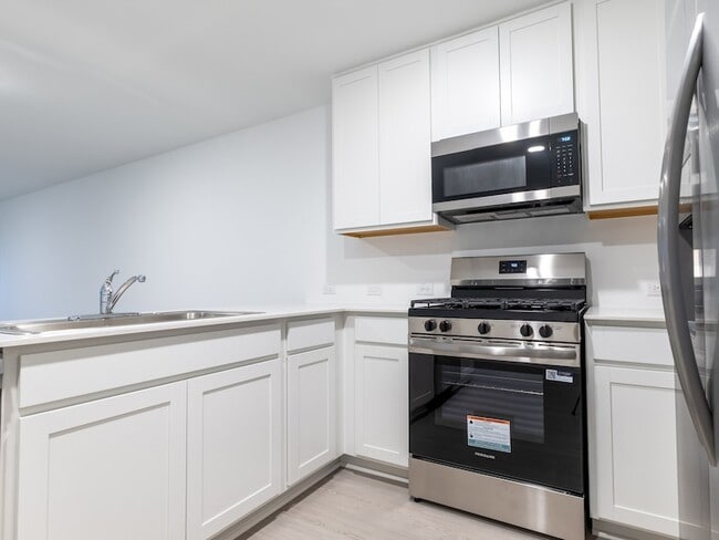 Building Photo - 31406 Pratola Serra Cir