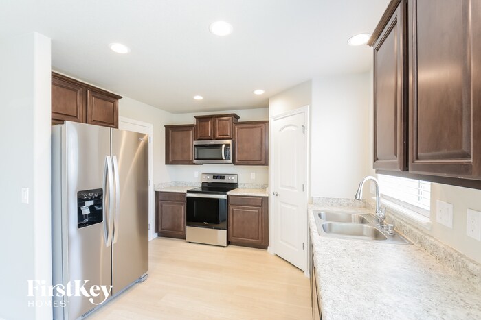 Building Photo - 6524 Vedder Dr