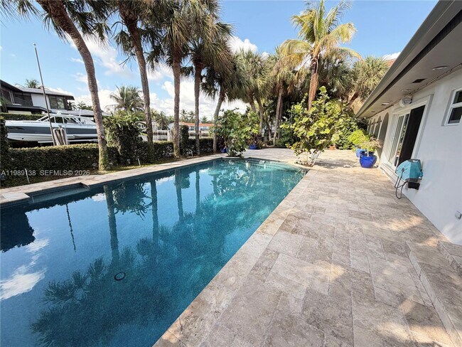 Building Photo - 3200 NE 165th St