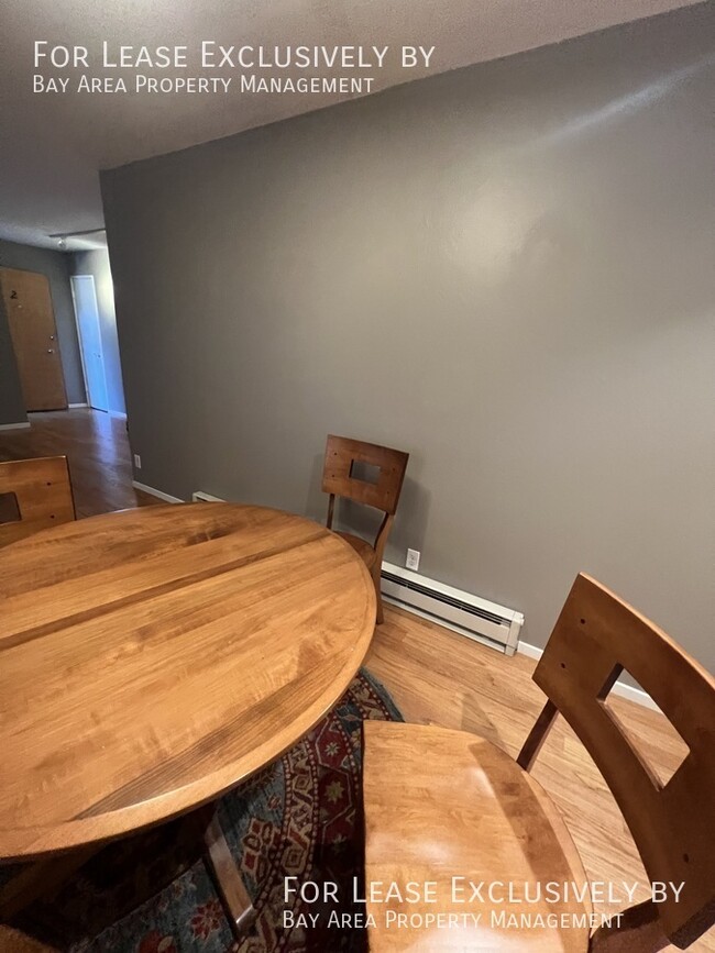 Building Photo - Pet-friendly, ground floor 2BR/2BA condo n...
