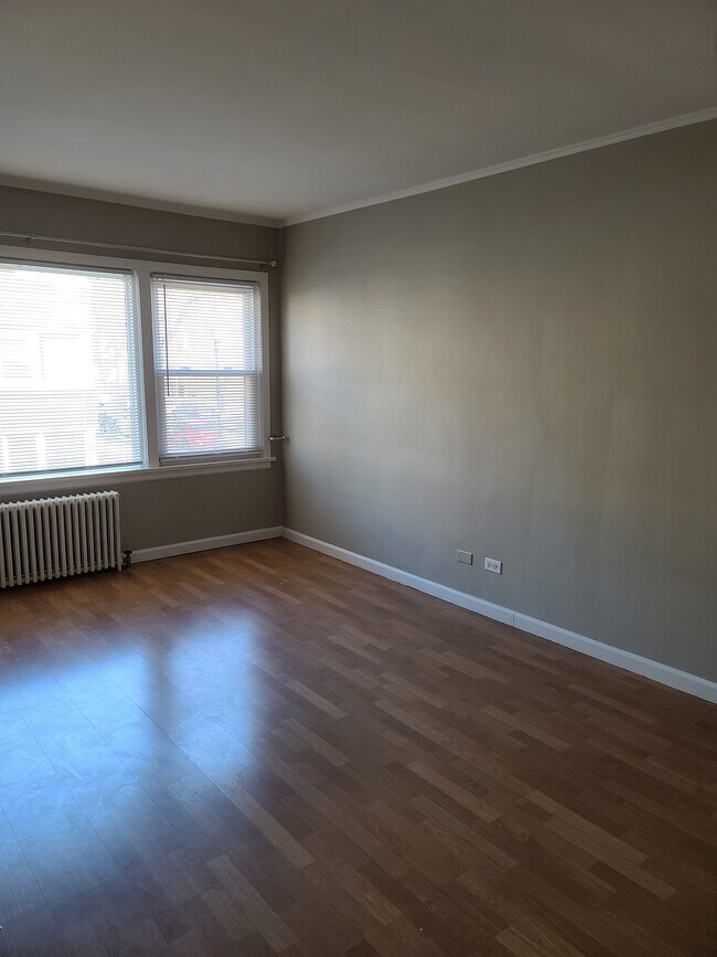 Building Photo - 422 Elmwood-1