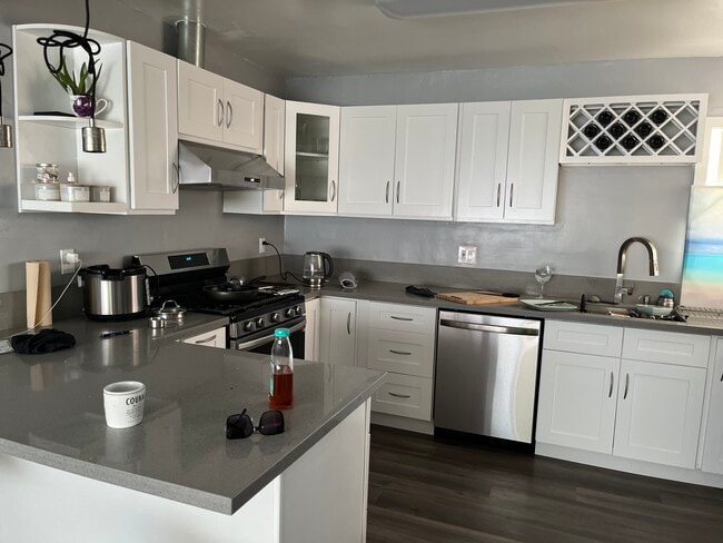 Primary Photo - 4453 Rosecrans Ave