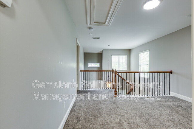 Building Photo - 301 Pennystone Cir