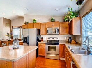 Building Photo - Beautiful Home for Rent in The Meadows