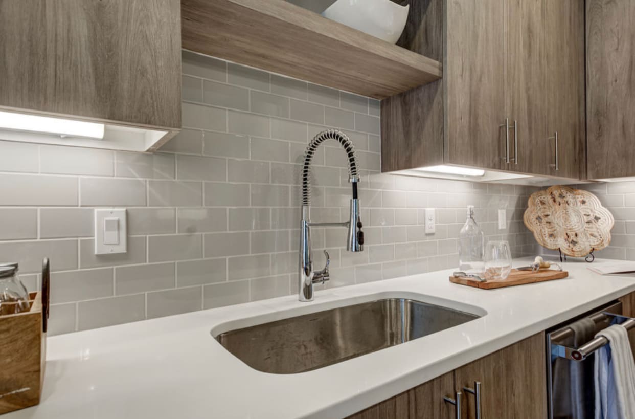 Building Photo - 6049 NE Flanders St