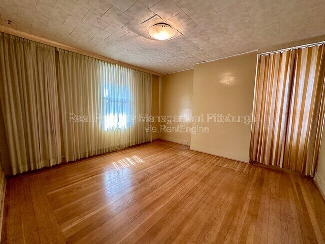 Building Photo - 5738 Melvin St