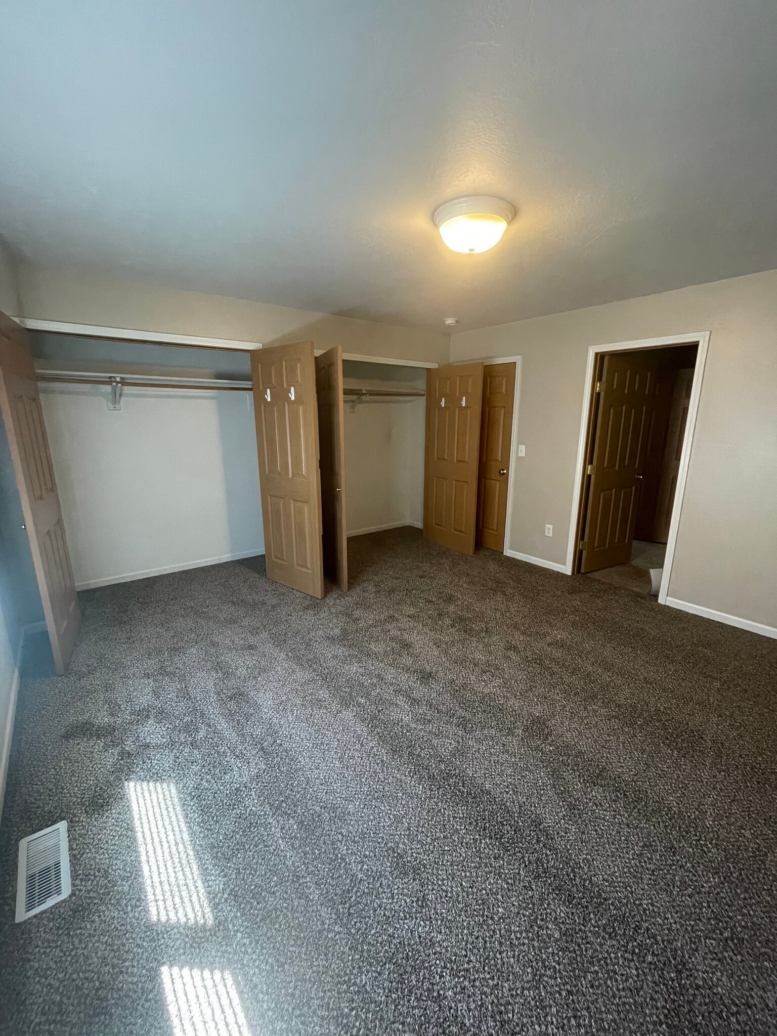 Building Photo - 4220 Central Ave