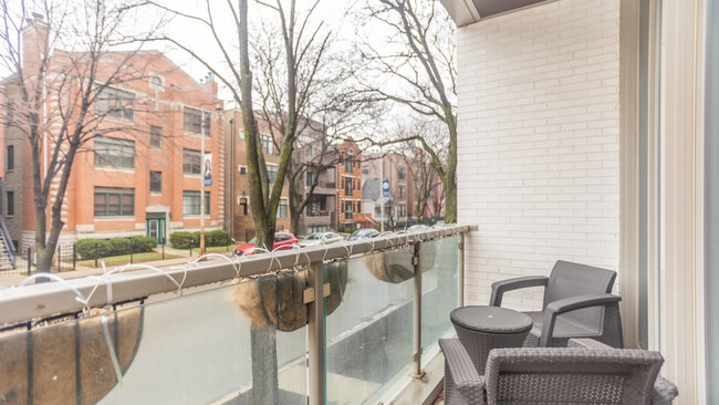 Building Photo - 1947 W Diversey Pkwy