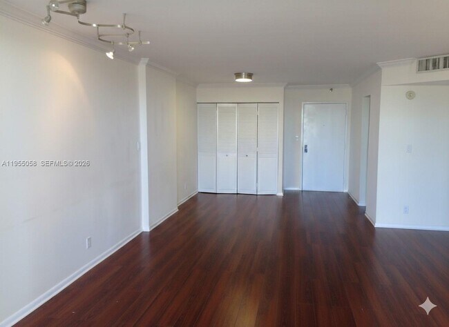 Building Photo - 18151 NE 31st Ct