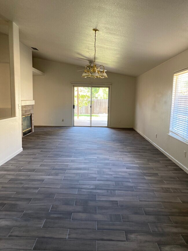 Building Photo - 2123 Nand Dr