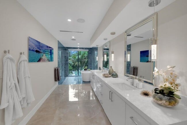 Building Photo - 1238 NE 17th Ave