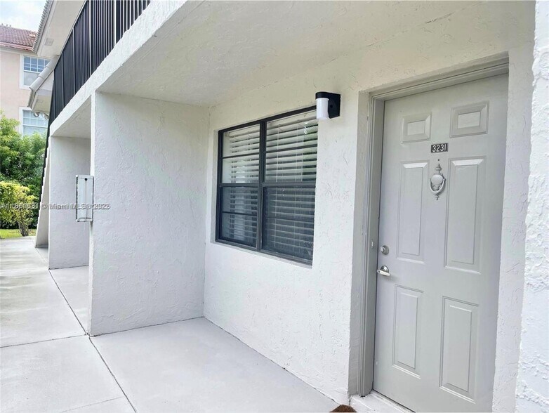 Building Photo - 3231 NW 102nd Ter