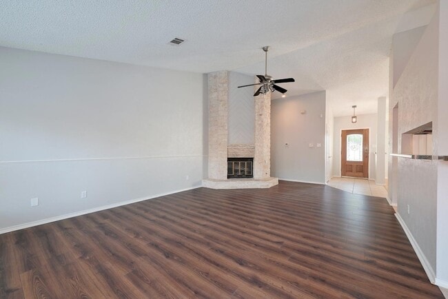 Building Photo - 3605 Palomar Ln