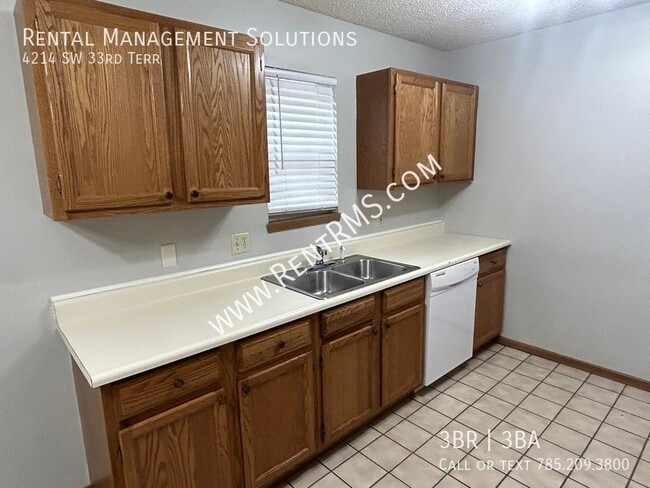 Building Photo - 4214 SW 33rd Terrace