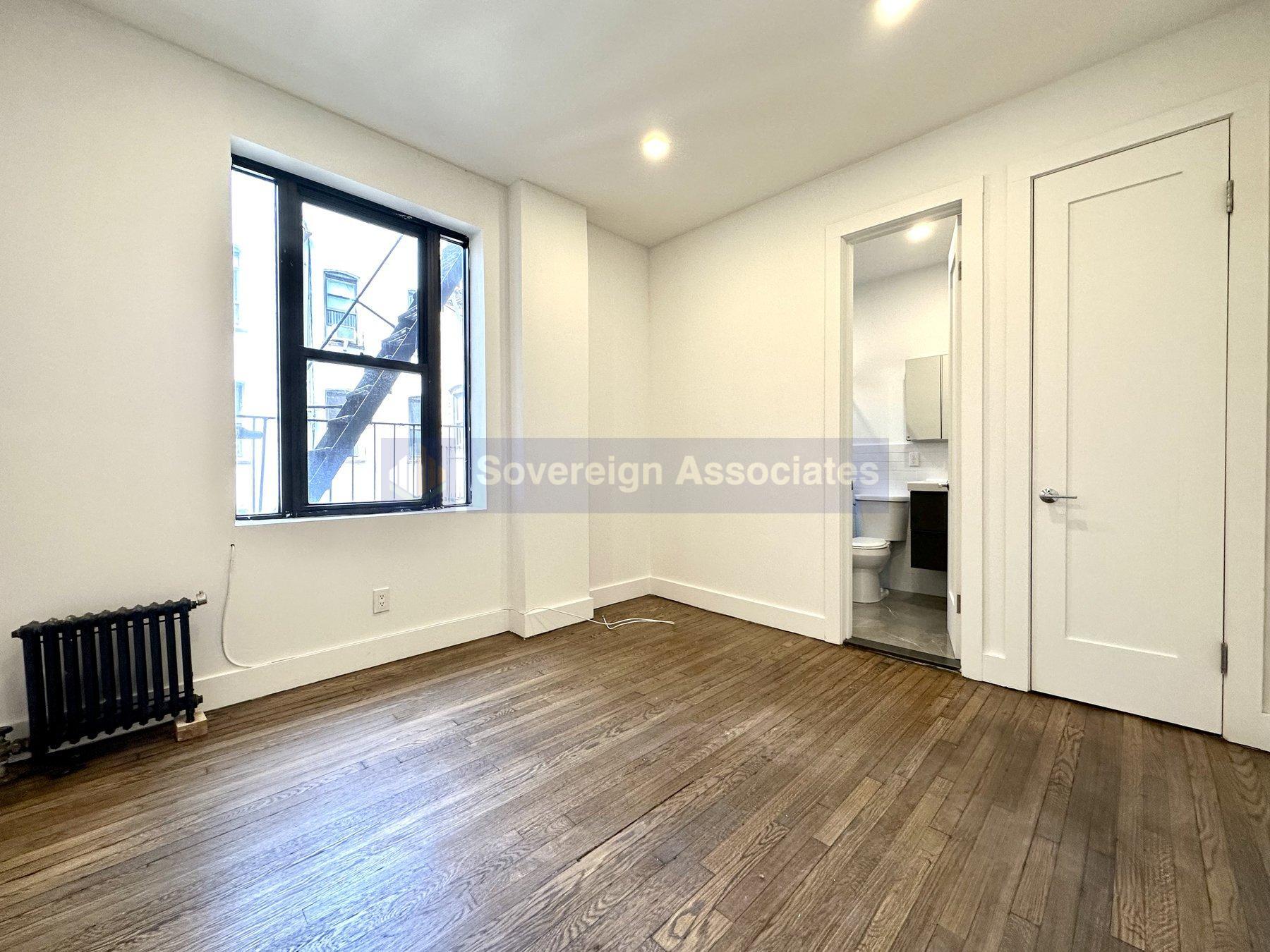 Building Photo - 45 Tiemann Pl