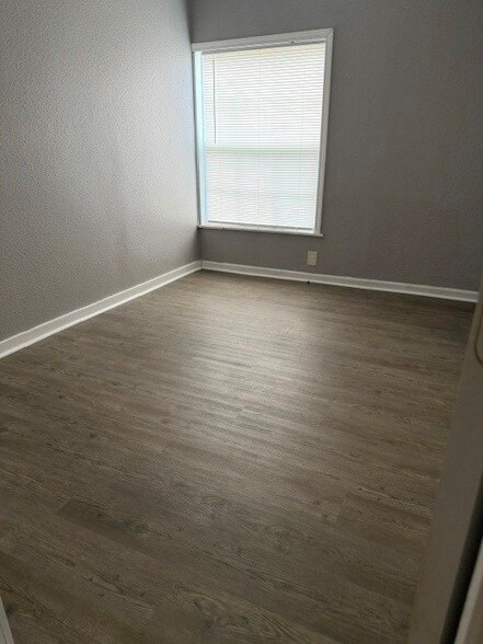 Building Photo - 4915 Apache Ln