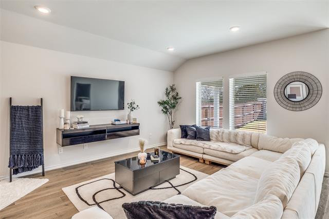 Building Photo - 803 Sunlight Lp