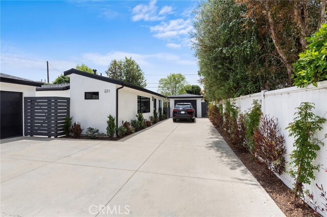 Primary Photo - 221 Monte Vista Ave