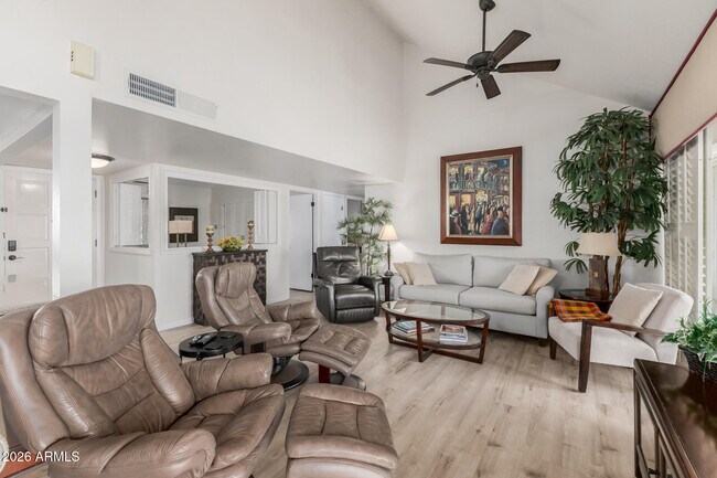 Building Photo - 7424 N Vía Camello Del Norte